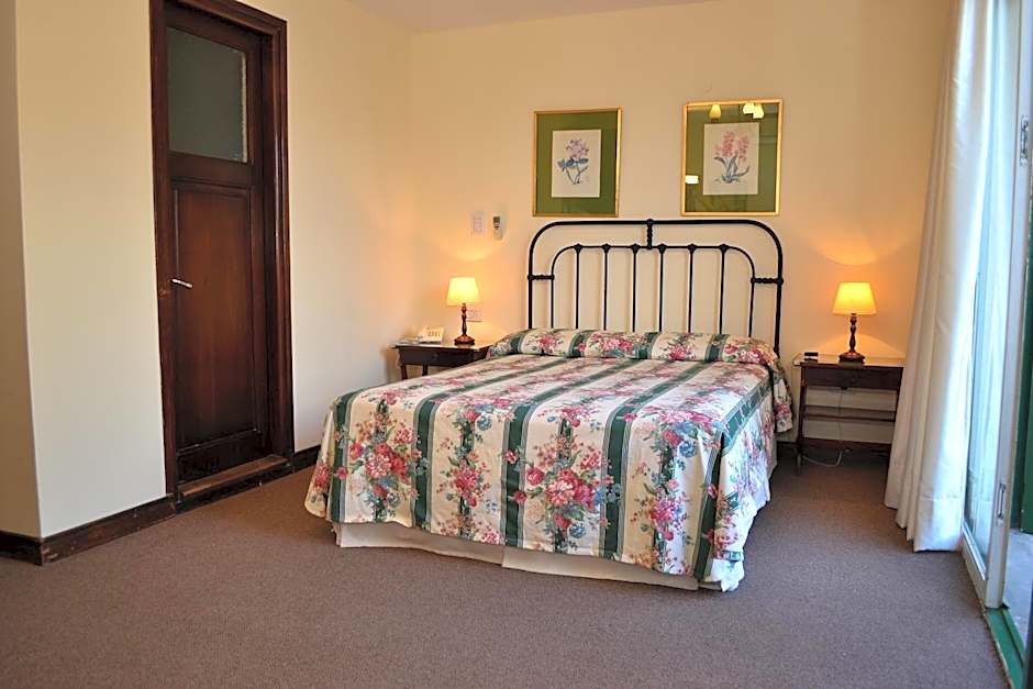 Photo 1 of 7 of Junior Suite