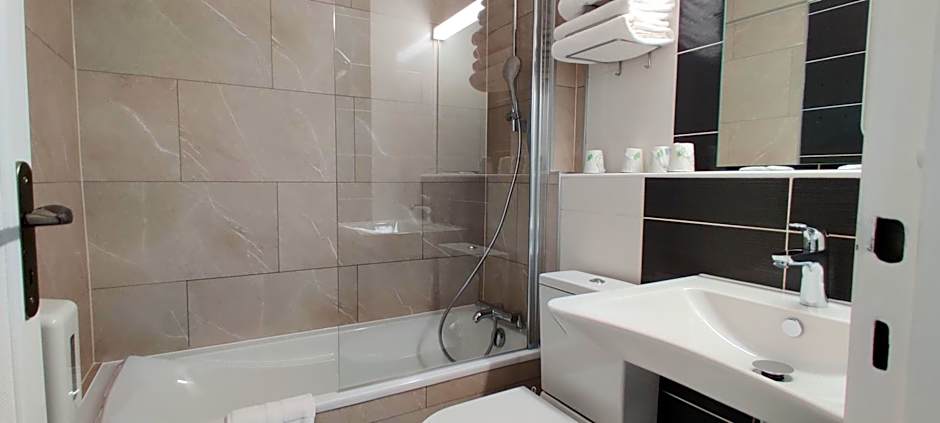 Logis Hôtel Les Bleuets