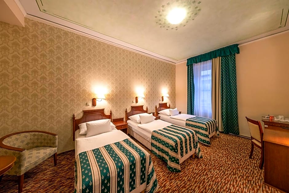 Photo 1 of 4 of Triple Room