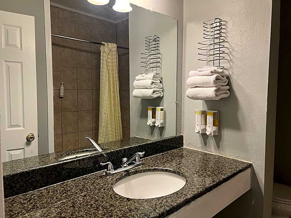 Hometown Inn North Hills