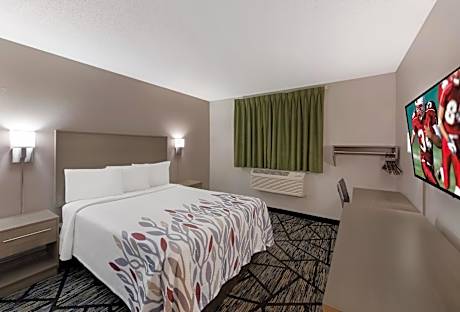 Deluxe Queen Room Disability Access Non-Smoking