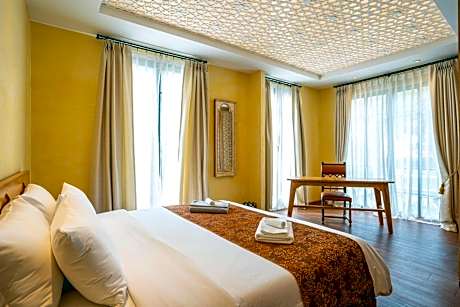 Suite with Garden View