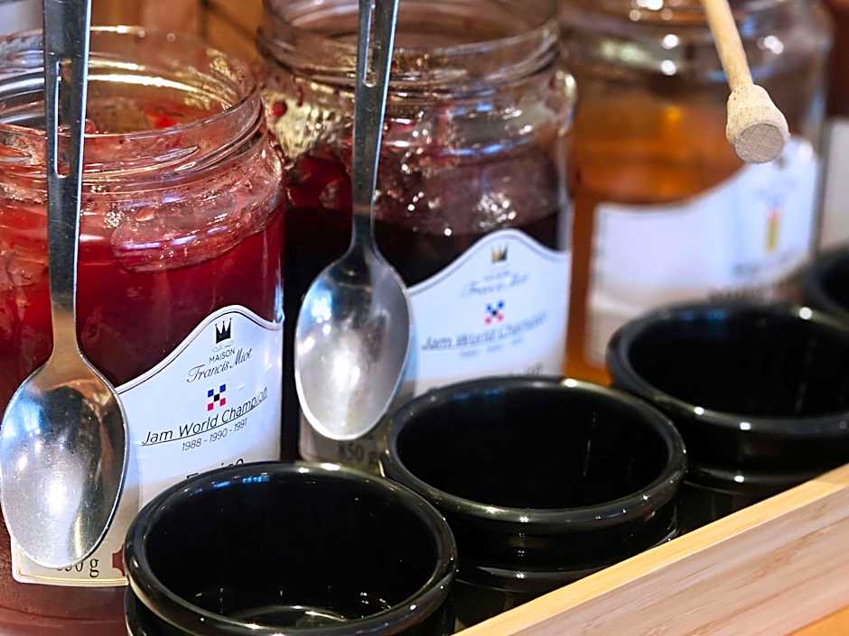 MADISON Saint Jean de Luz - Handwritten Collection