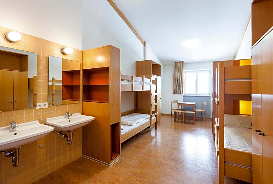 Jugendherberge Garmisch-Partenkirchen - membership required!