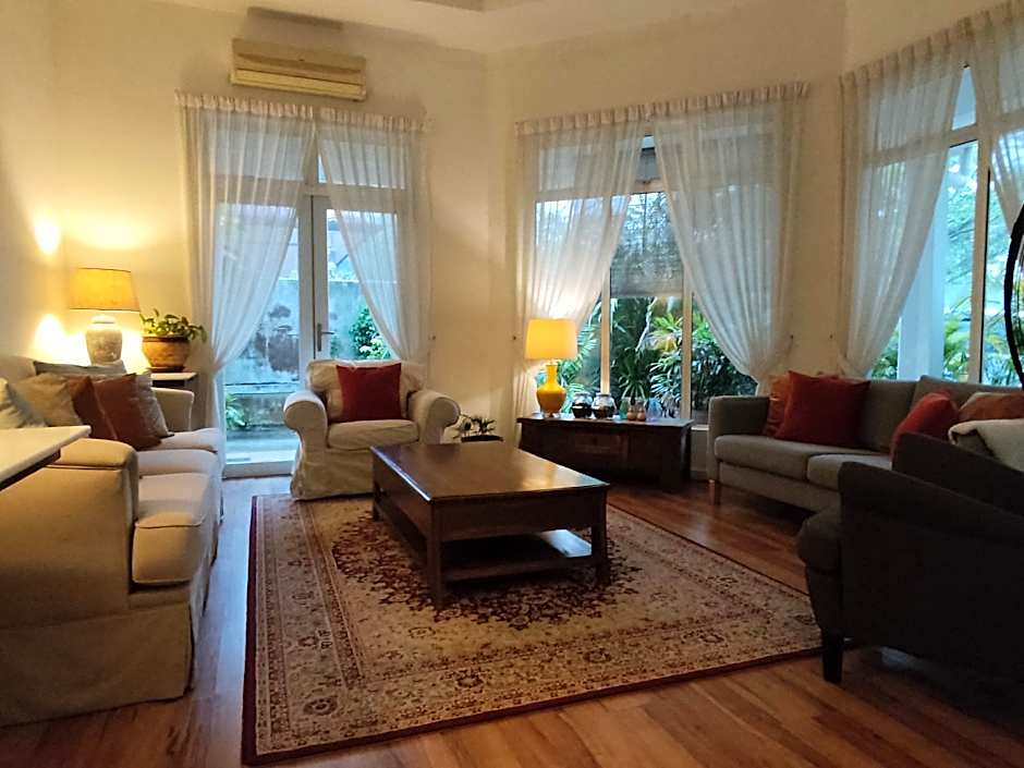 Rumah Putih B&B near KLIA