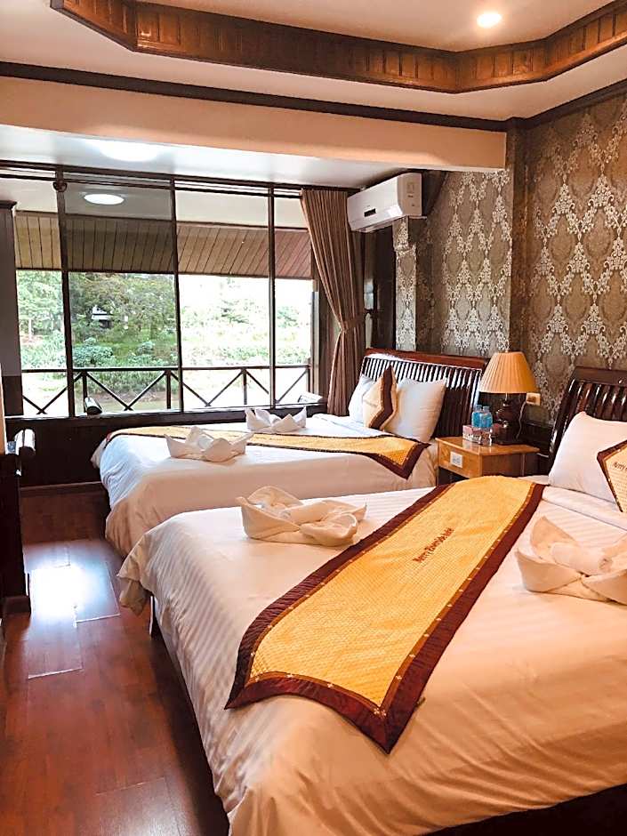 Merry Riverside Hotel