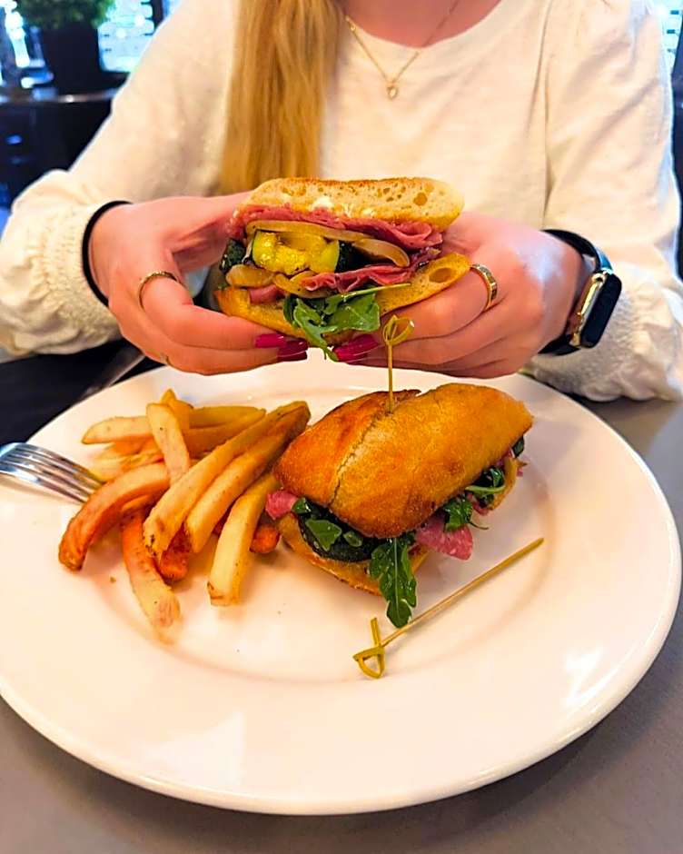 The Four Points by Sheraton Norwood Conference Center