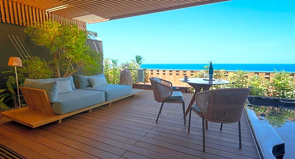 Blue Margouillat Seaview Hotel