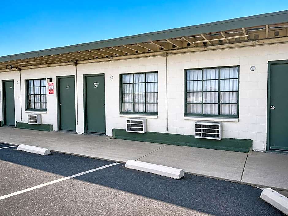 Carl's Motel