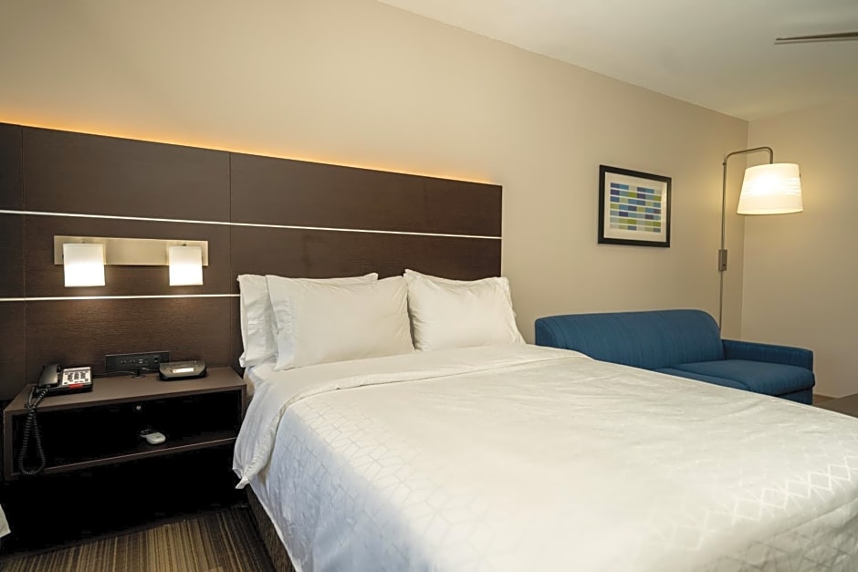 Holiday Inn Express Hotel & Suites Deer Park