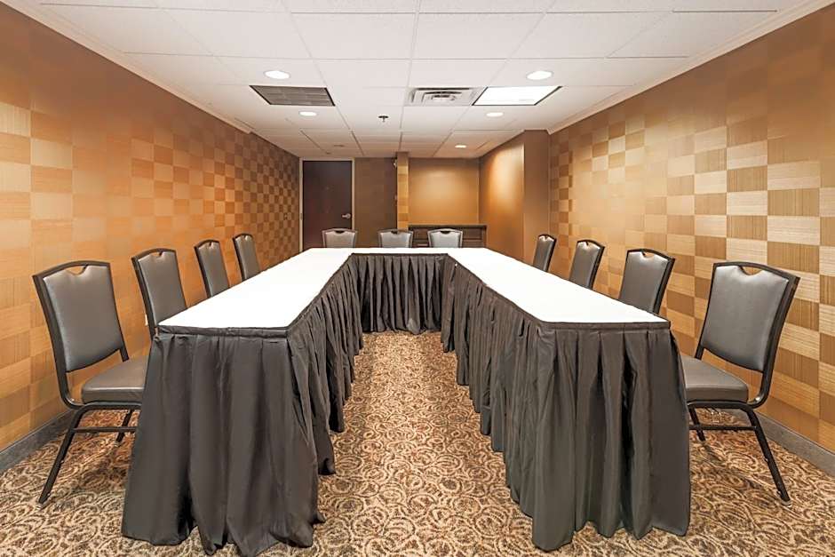 Holiday Inn Hotel & Suites Oklahoma City North By IHG