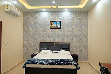 Royal Galaxy By WB Inn Mathura