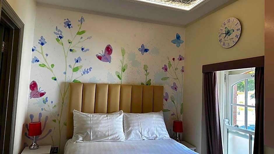 The Duchess Belle Hotel