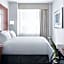 CLUB QUARTERS HOTEL, CENTRAL LOOP