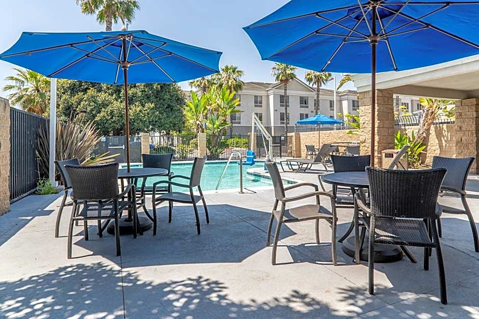 Holiday Inn Express & Suites San Diego Otay Mesa By IHG