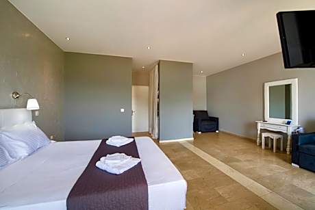 Family Room with Sea View