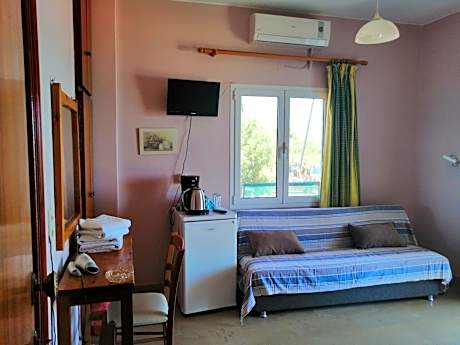 Triple Room with Sea View