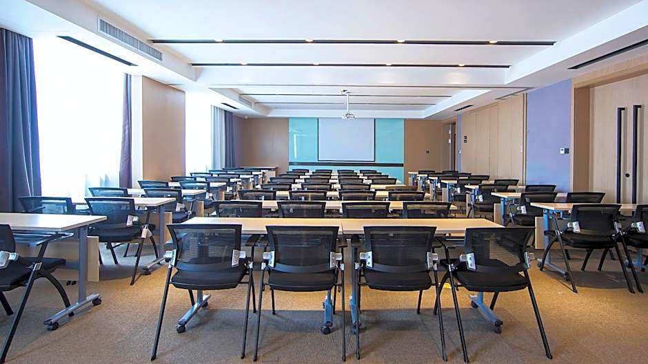 Atour Hotel Houma Xintian Plaza