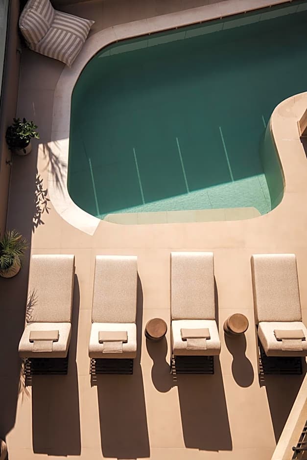 Batis Aero Beachfront Wellbeing Hotel
