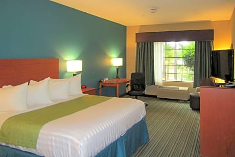 1 King Bed, Nonsmoking, Accessible