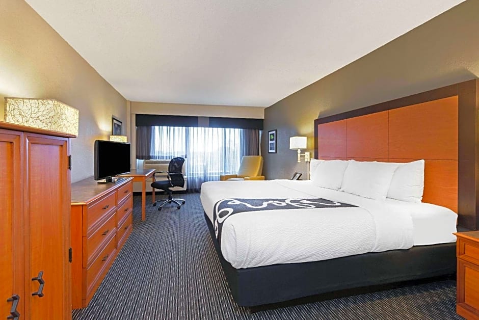 La Quinta Inn & Suites by Wyndham New Orleans Airport