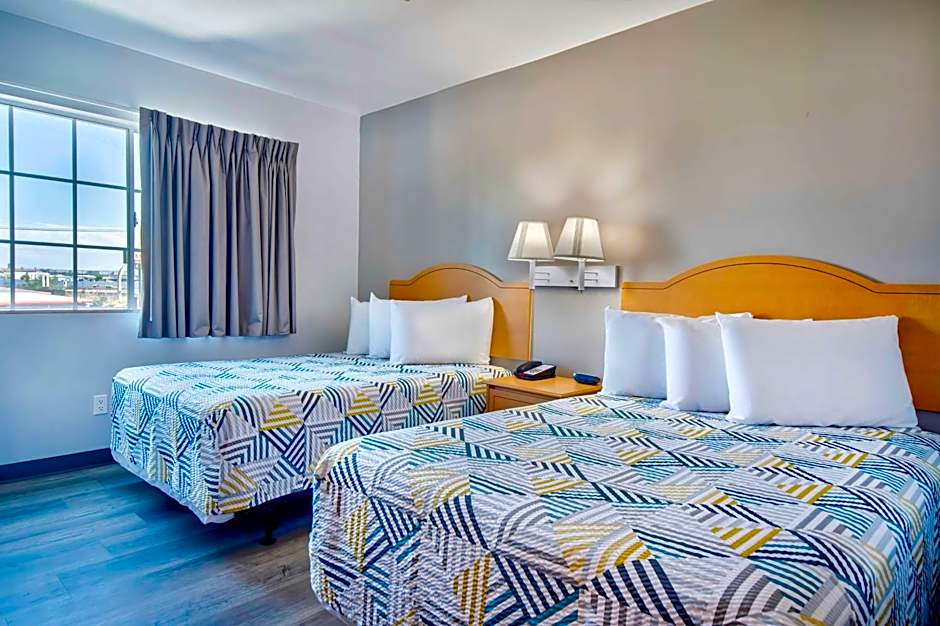 Studio 6 Bakersfield