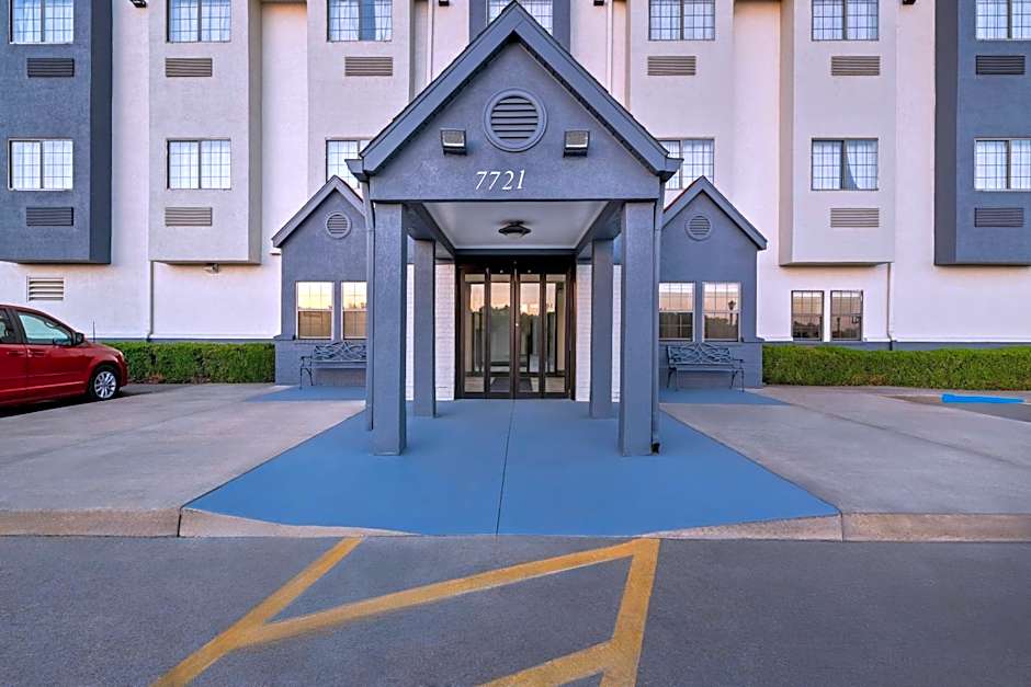 Days Inn by Wyndham near Kansas Speedway