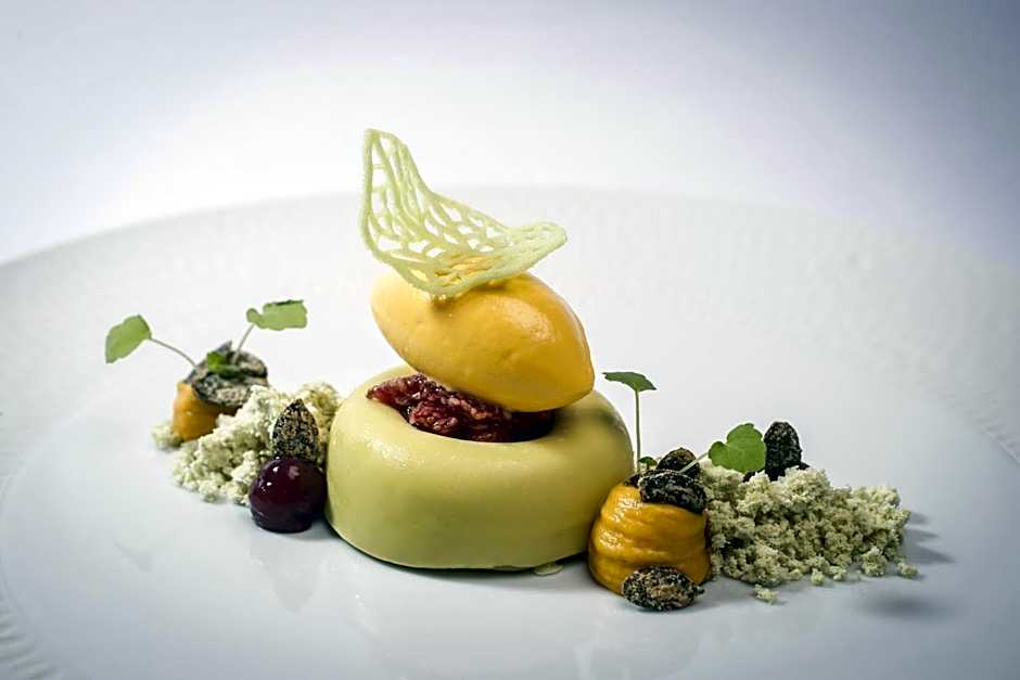 Iris Porsche Hotel & Restaurant