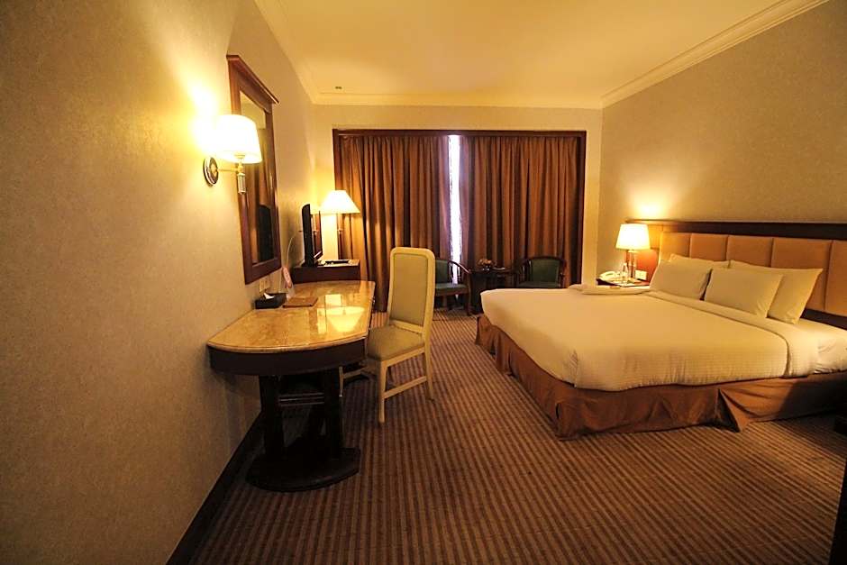 Grand Riverview Hotel