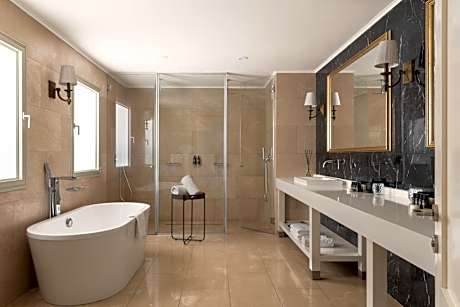 Exclusive Suite with Private Pool and Sauna