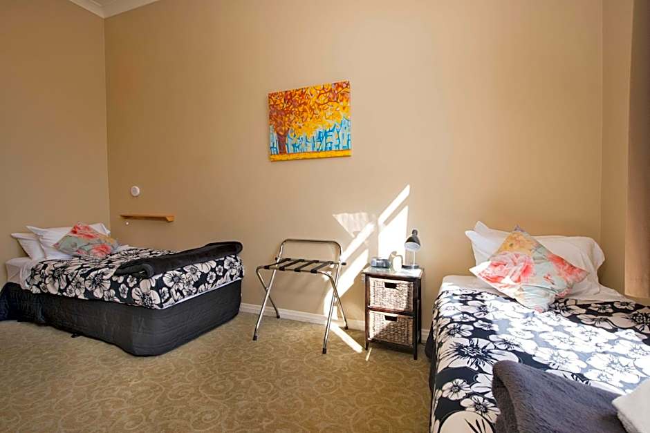 The Prince Albert Backpackers & Bar