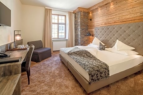 1 DOUBLE BED,NSMK,TRADRM,AIRCON,HISPD,SOUNPR