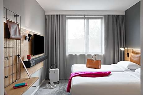 Moxy Twin Room