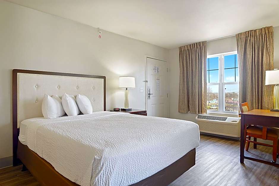 Extended Stay America Suites - Kansas City - Lenexa - 87th St.