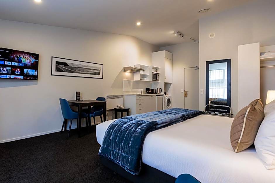 Gilmer Apartment Hotel