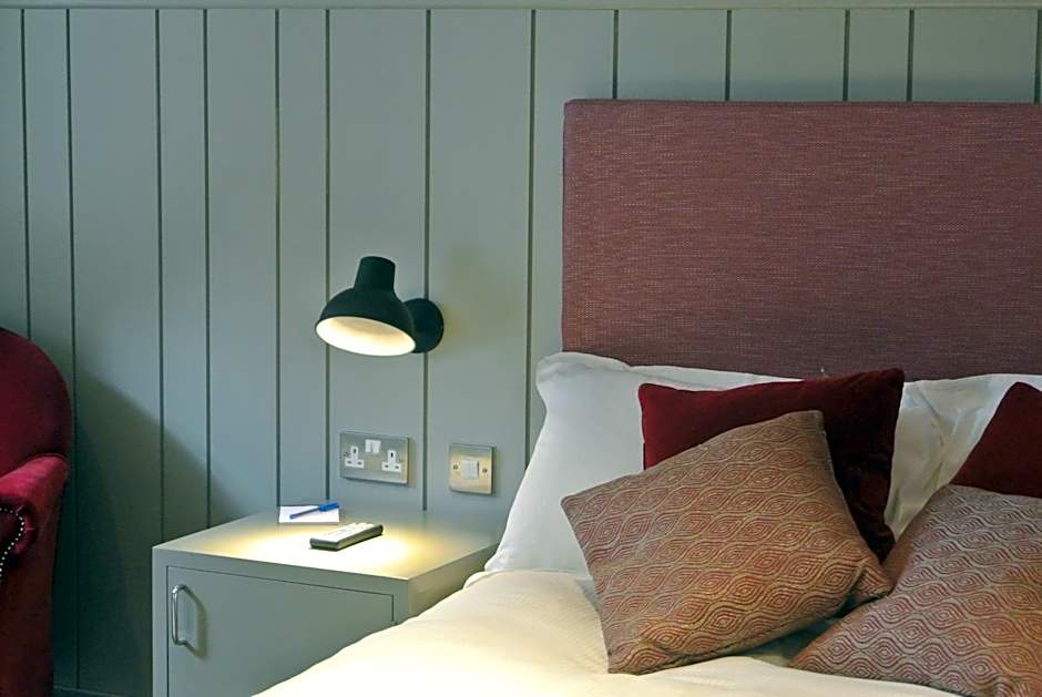 The Crown Pub, Dining & Rooms