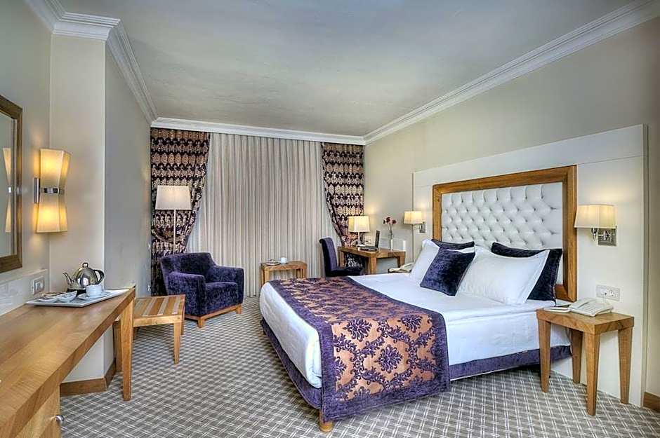 Tugcu Hotel Select