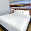 Days Inn & Suites by Wyndham Greeley