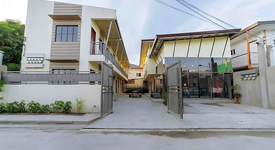 RedDoorz Plus @ Casa Lucia Sindalan San Fernando City Pampanga