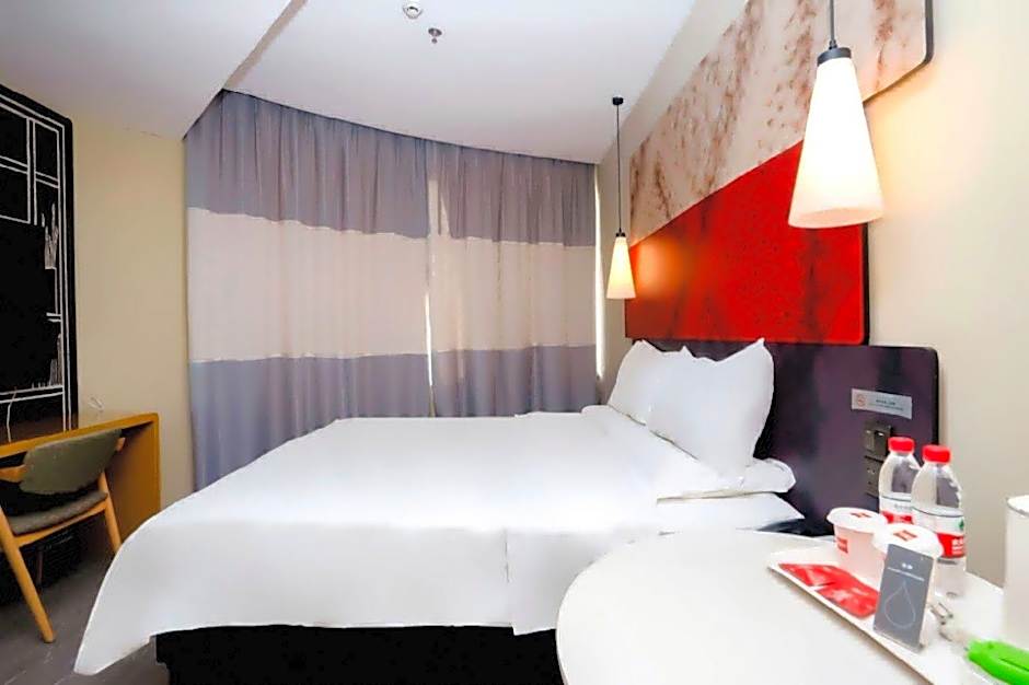 ibis Jiayuguan Railway Station Hotel
