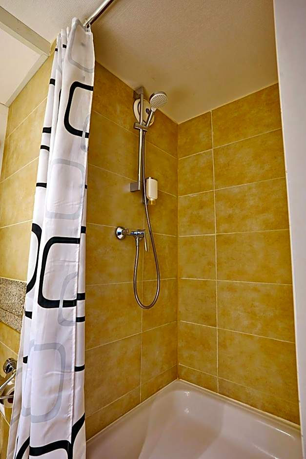 Hotel B99
