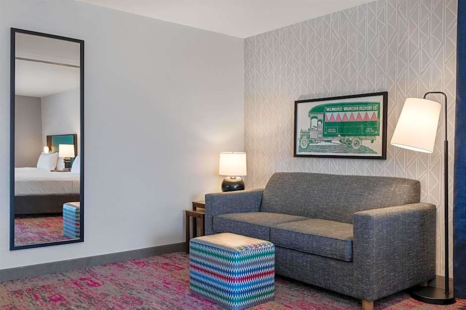 Home2 Suites by Hilton Milwaukee Brookfield