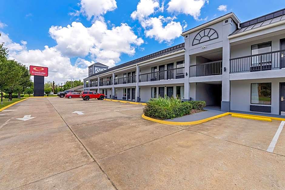 Econo Lodge Inn & Suites