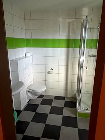 Family Room (2 Adults + 1 Child)