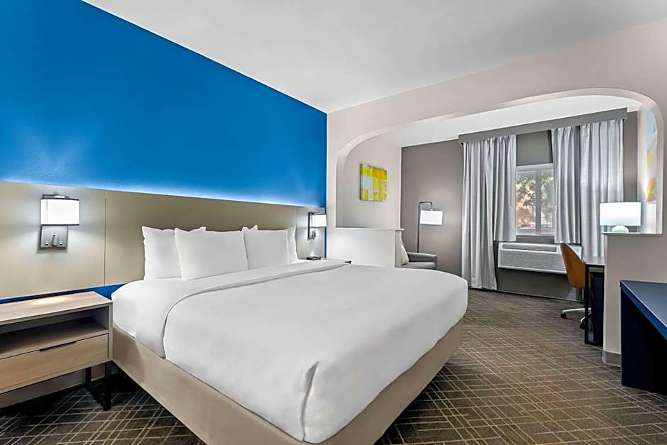 Comfort Suites Denver North - Westminster