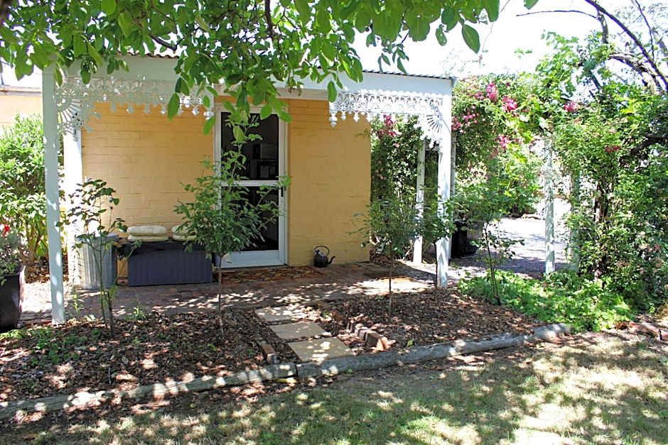 Bellamona Cottage Longford