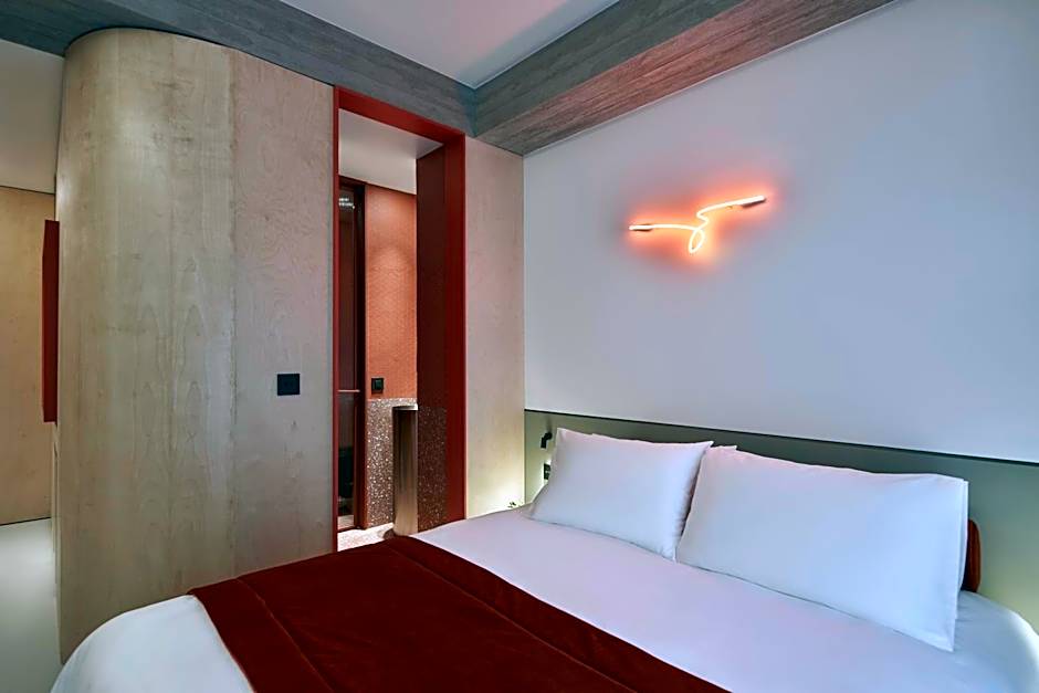 The Newel Metaxourgeio