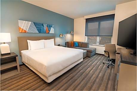 King Studio Suite with Kitchen and Sofa Bed