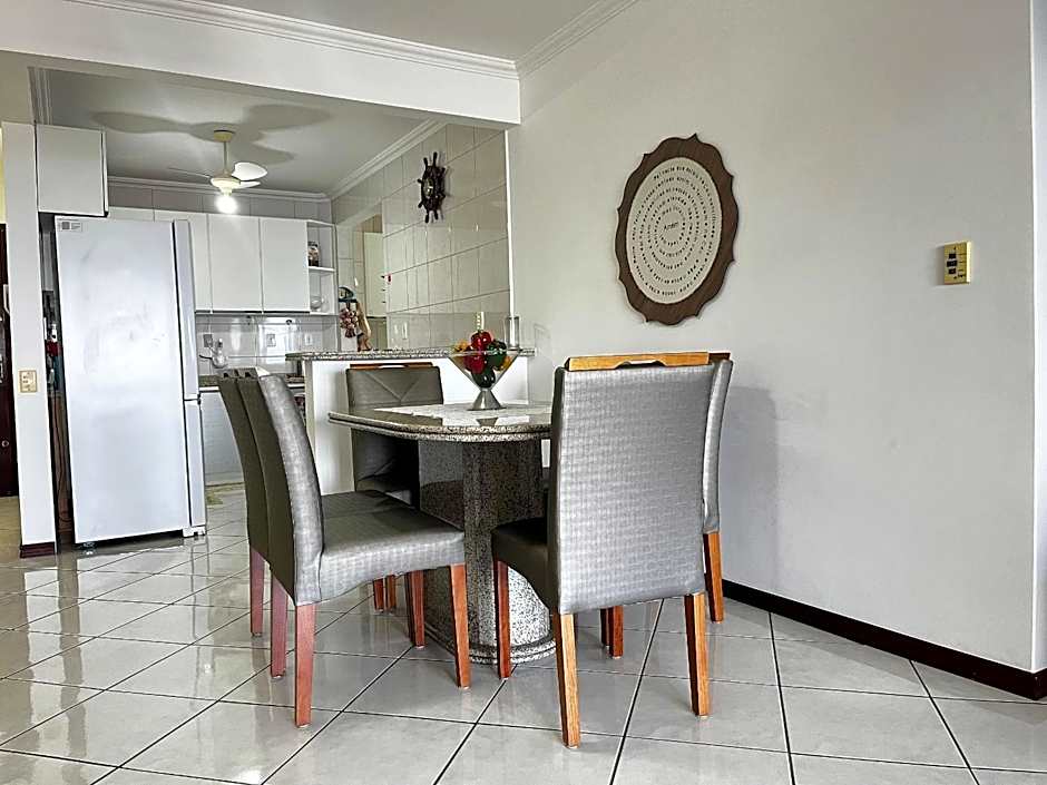 B250 - Apto 3 quartos com vista mar sobre Avenida