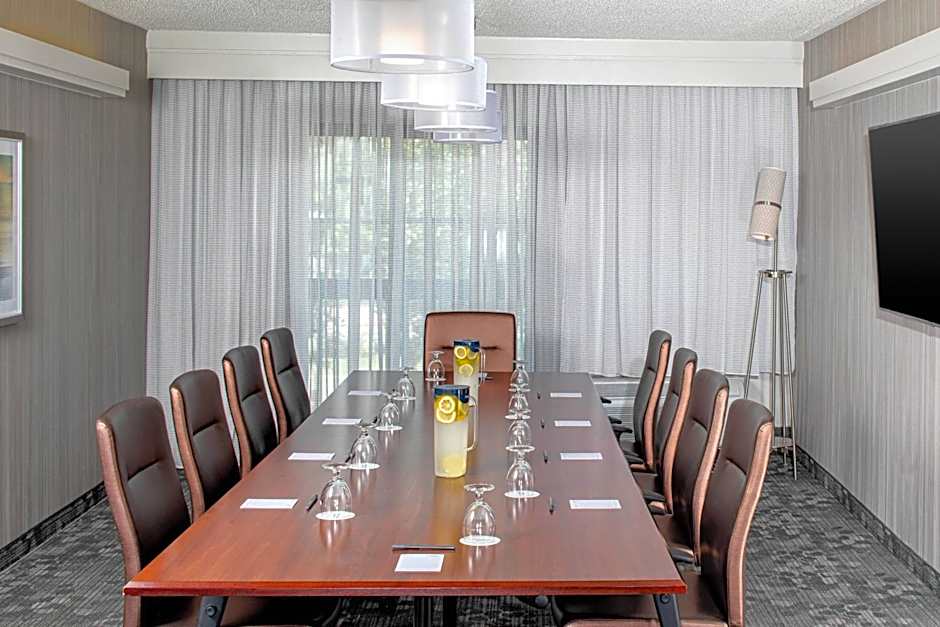 Courtyard by Marriott Jersey City Newport